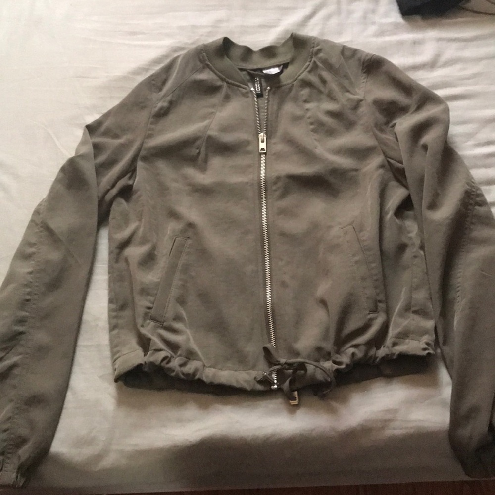 H&M lightweight bomber style jacket size 2